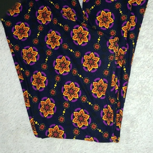 Like new LulaRoe leggings one size - Picture 2 of 3